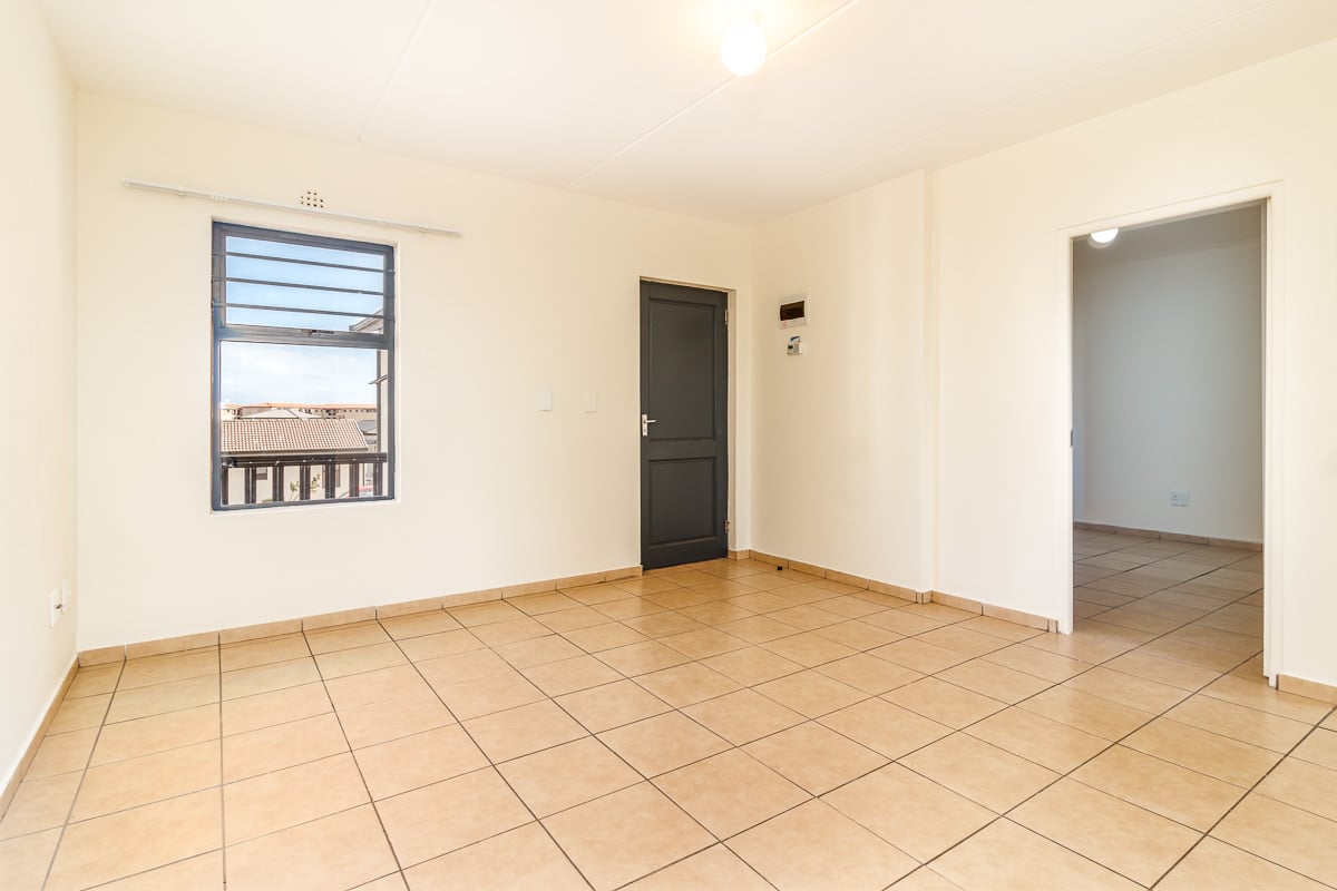 2 Bedroom Apartment To Rent in Parklands East