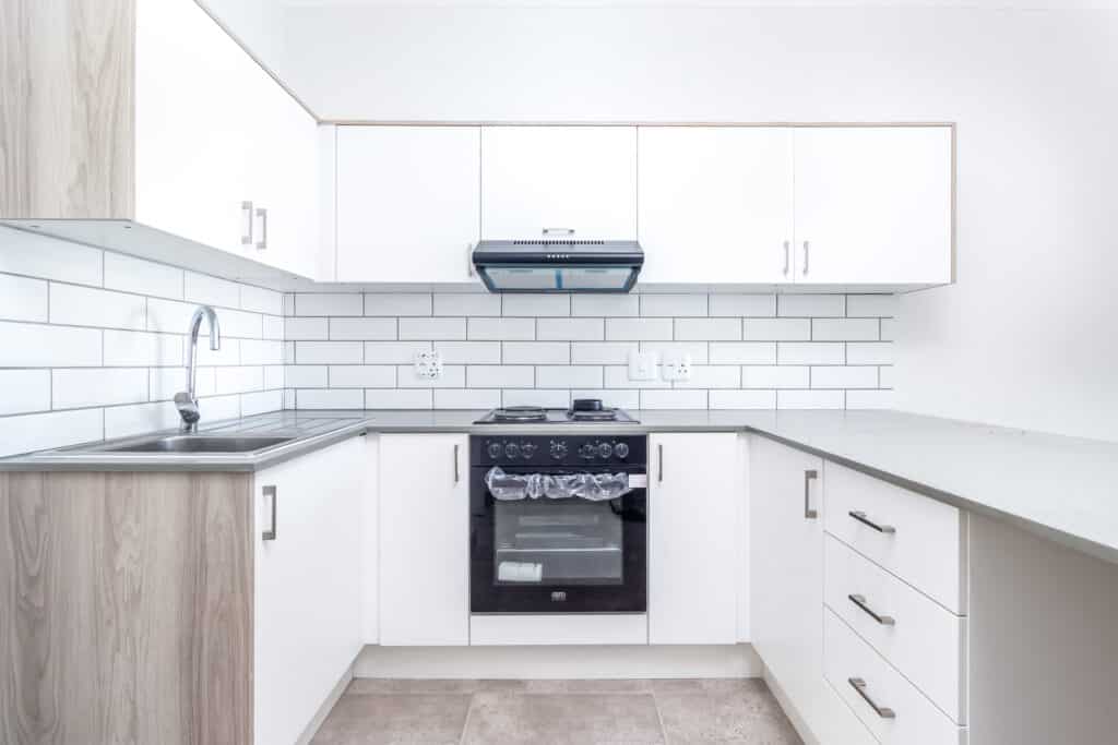2 Bedroom Apartment To Rent in Somerset West Central