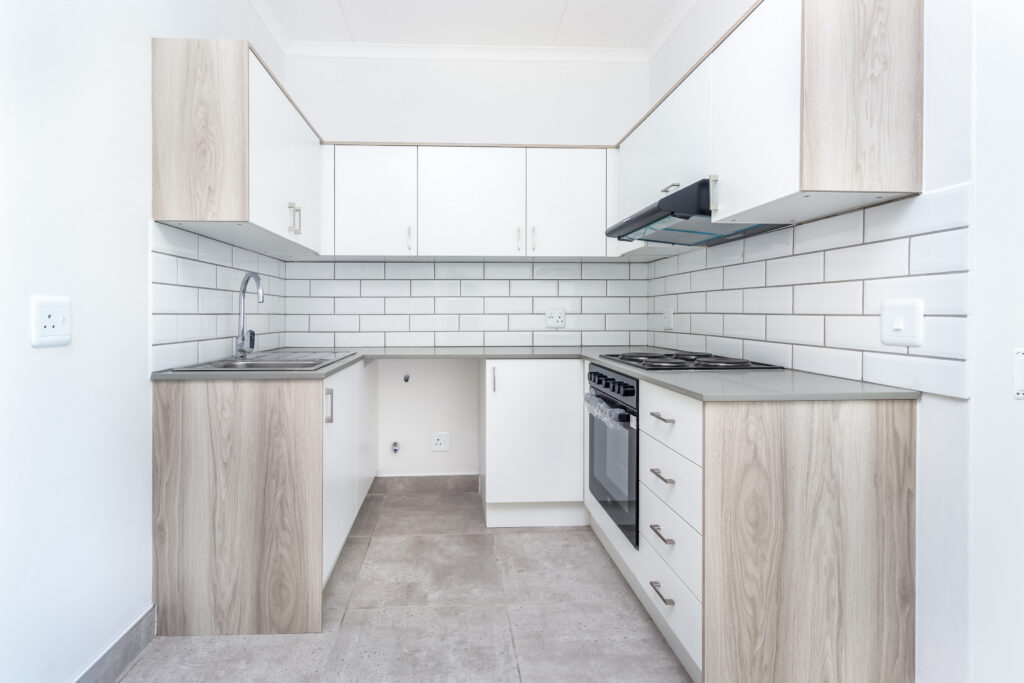 2 Bedroom Apartment To Rent in Somerset West Central