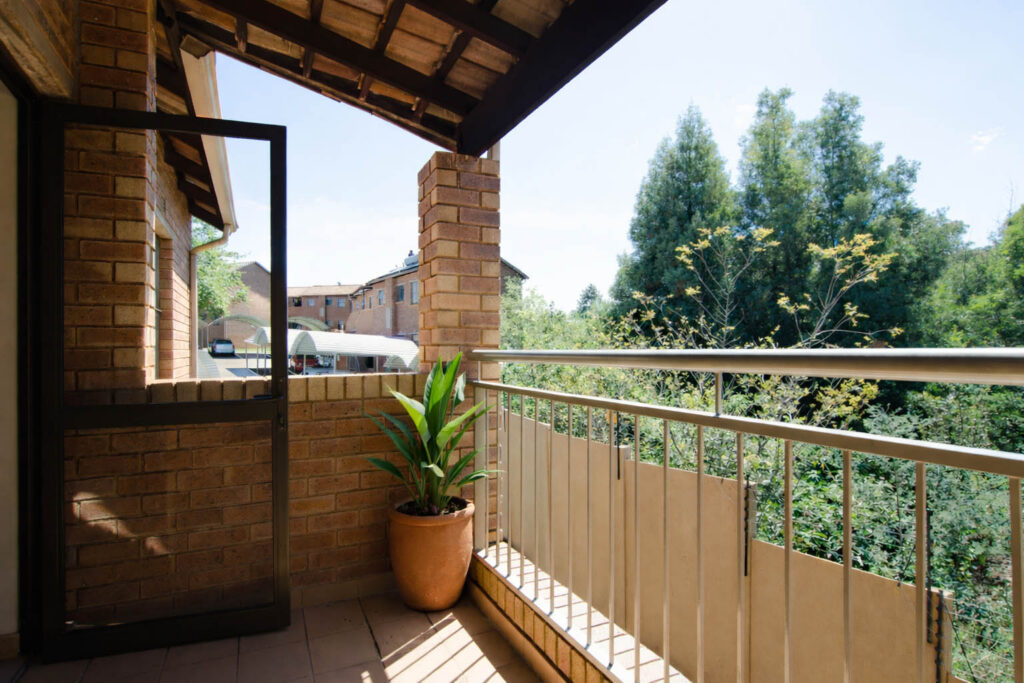 2 Bedroom Apartment To Rent in Meredale — photo 6