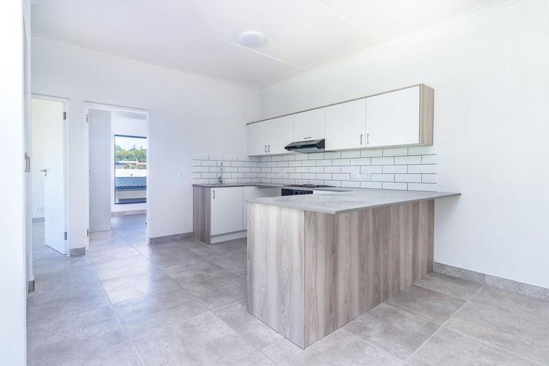 2 Bedroom Apartment To Rent in Somerset West Central